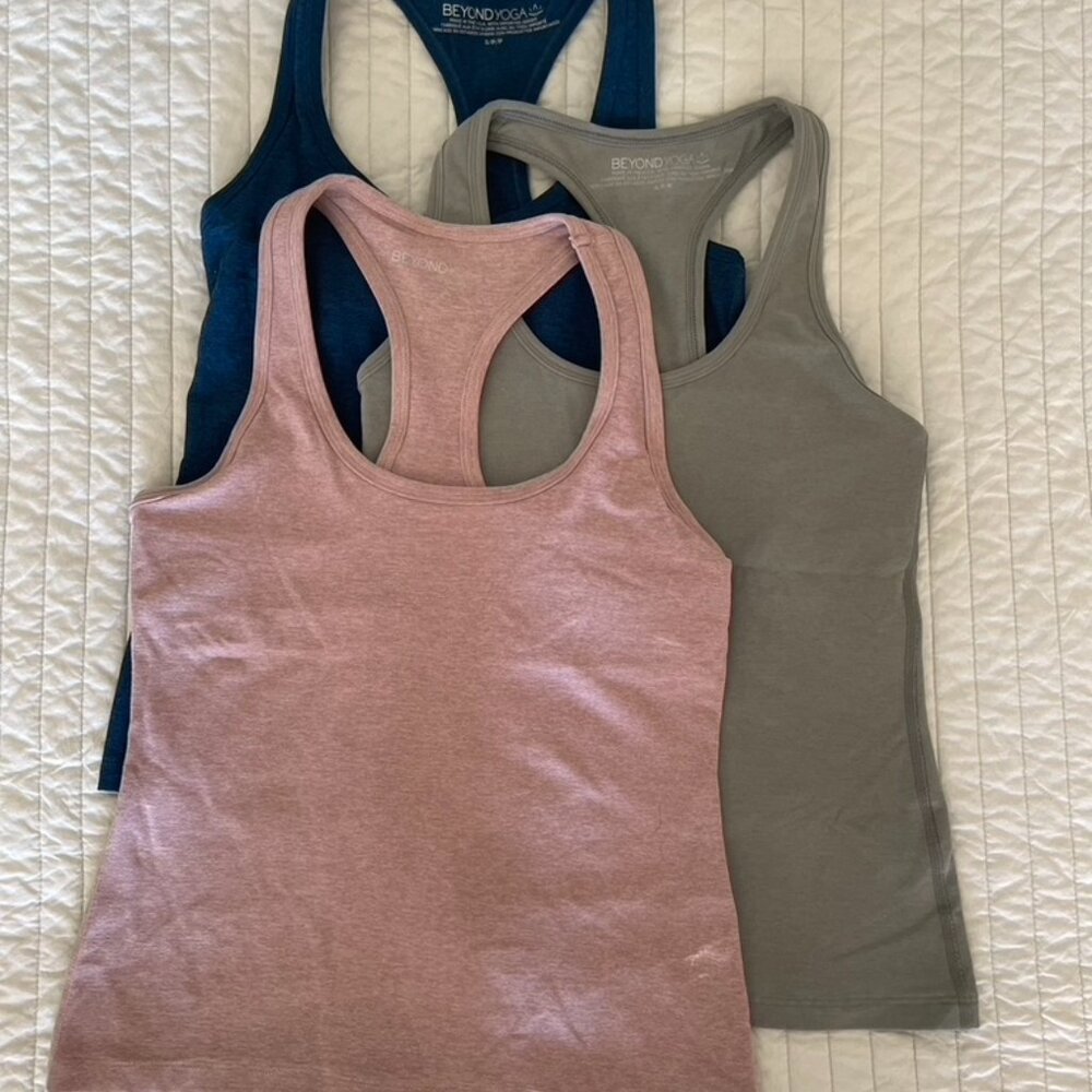 Beyond Yoga - Set of 3 Tanks - S